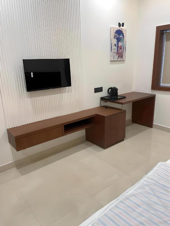 The Kedar Resort Mathura Esterno foto
