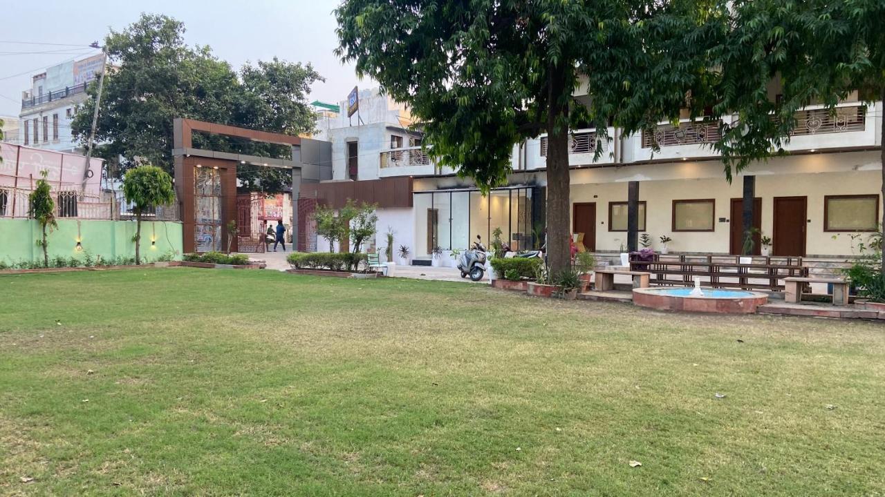 The Kedar Resort Mathura Esterno foto