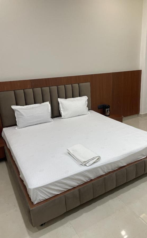 The Kedar Resort Mathura Esterno foto