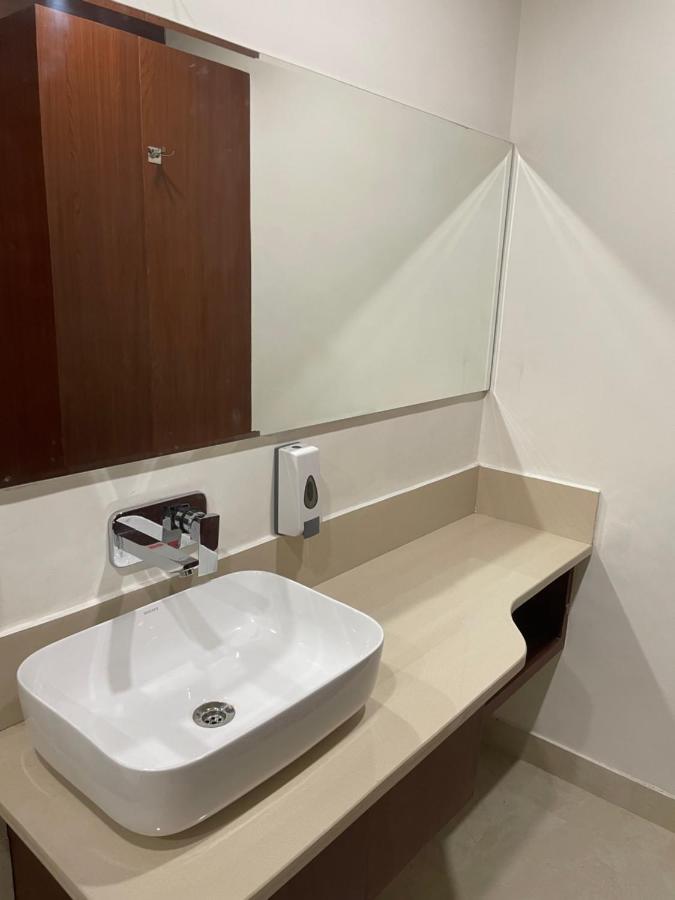 The Kedar Resort Mathura Esterno foto