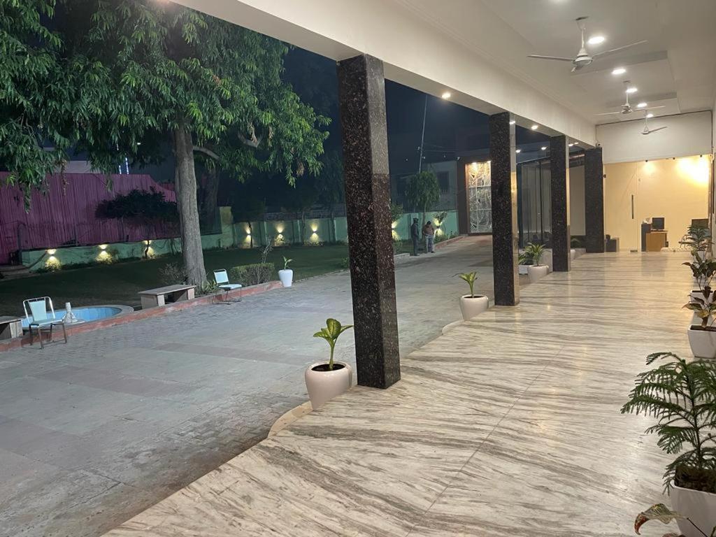 The Kedar Resort Mathura Esterno foto