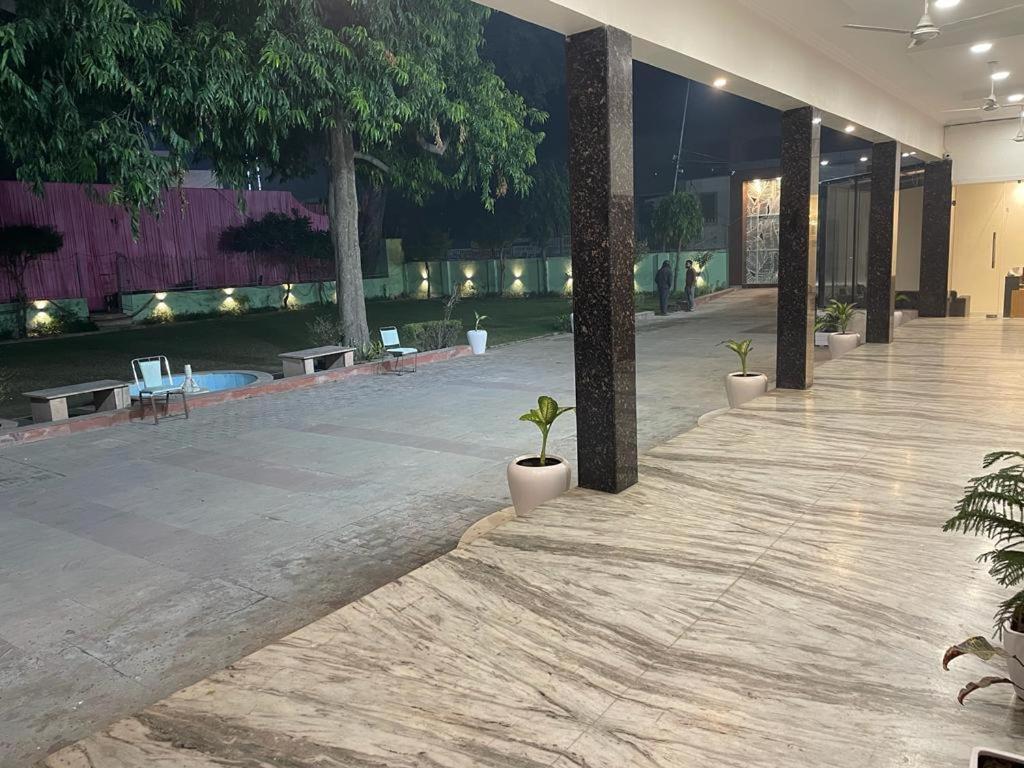 The Kedar Resort Mathura Esterno foto