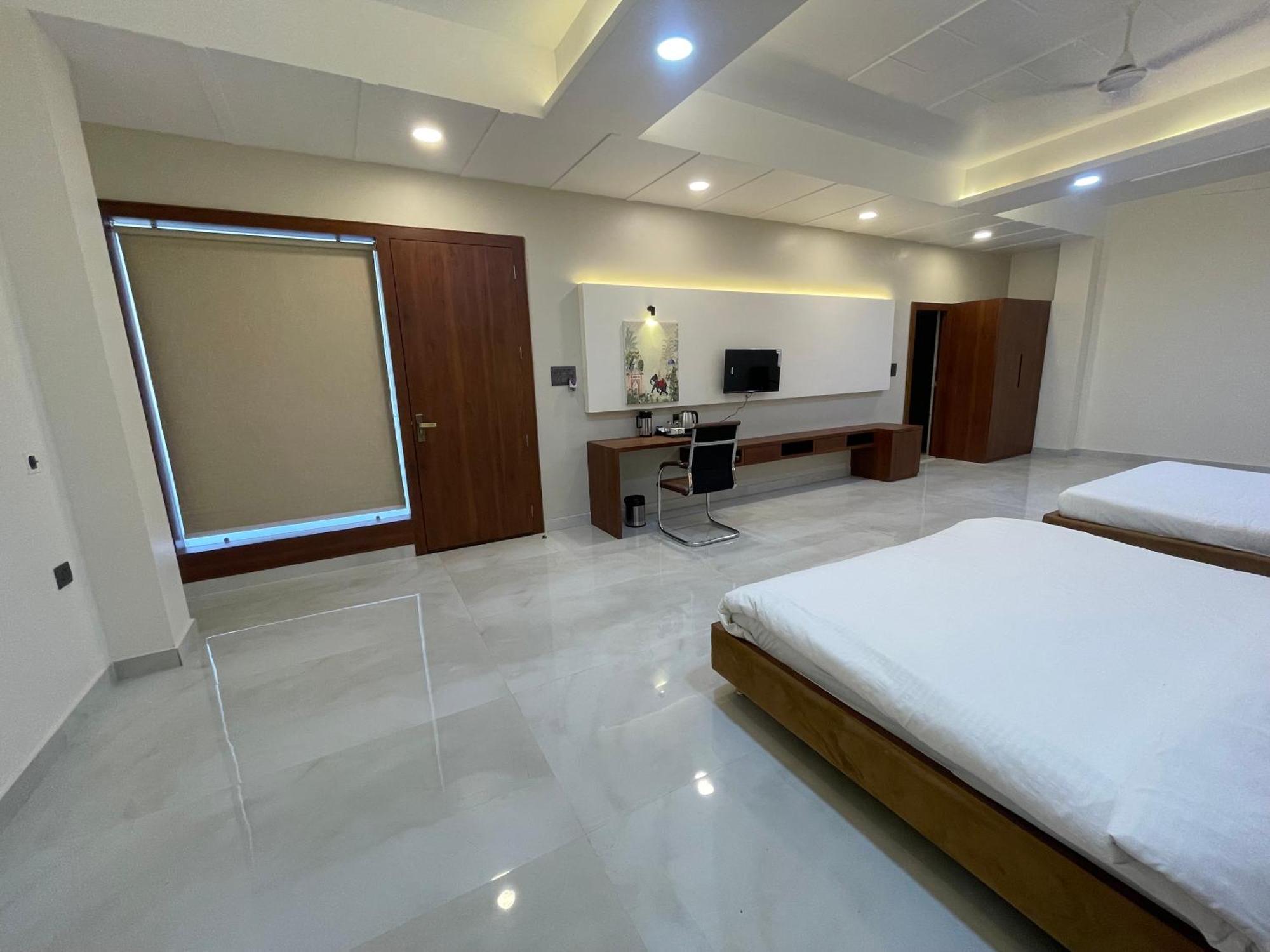 The Kedar Resort Mathura Esterno foto