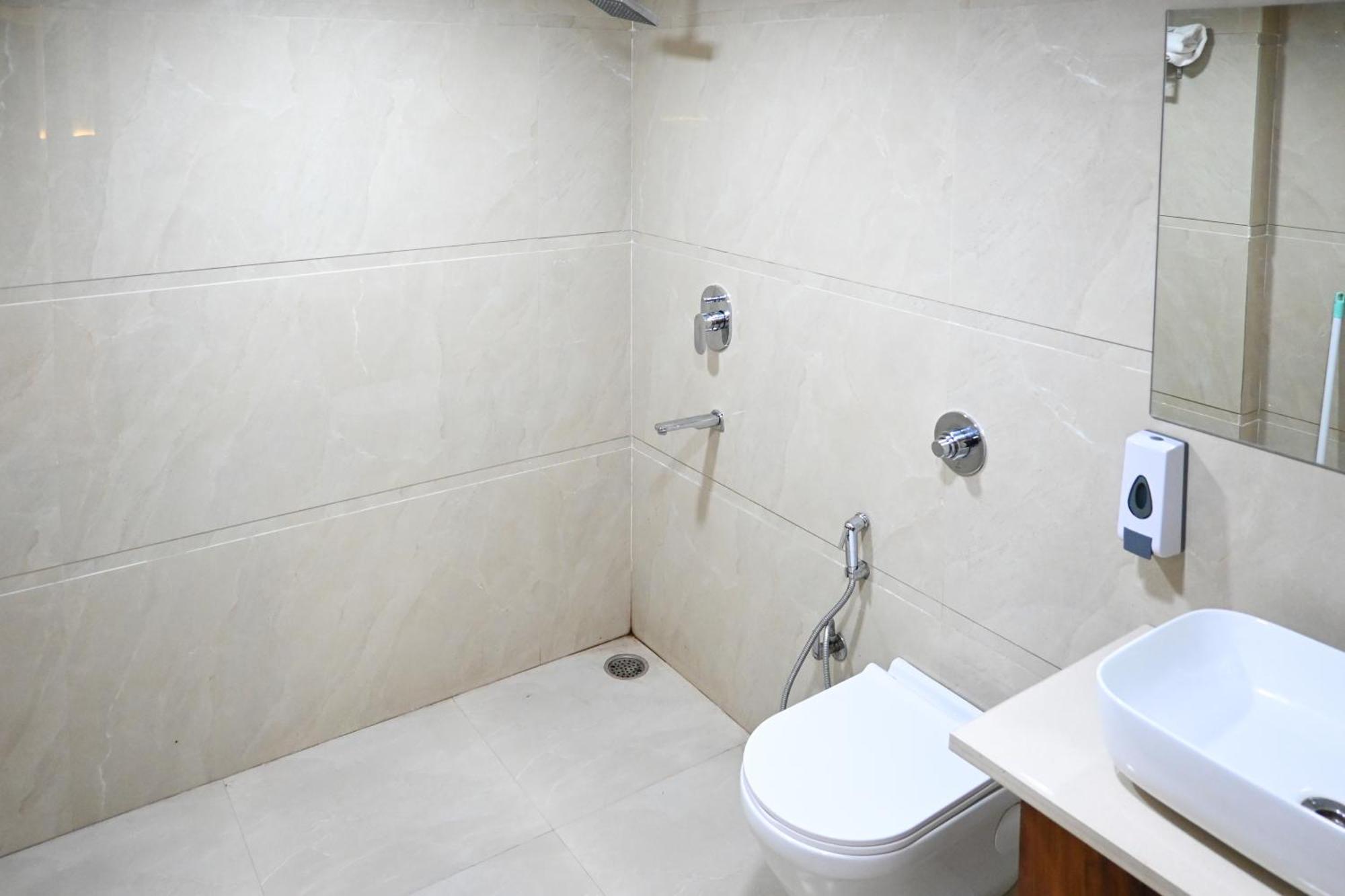 The Kedar Resort Mathura Esterno foto