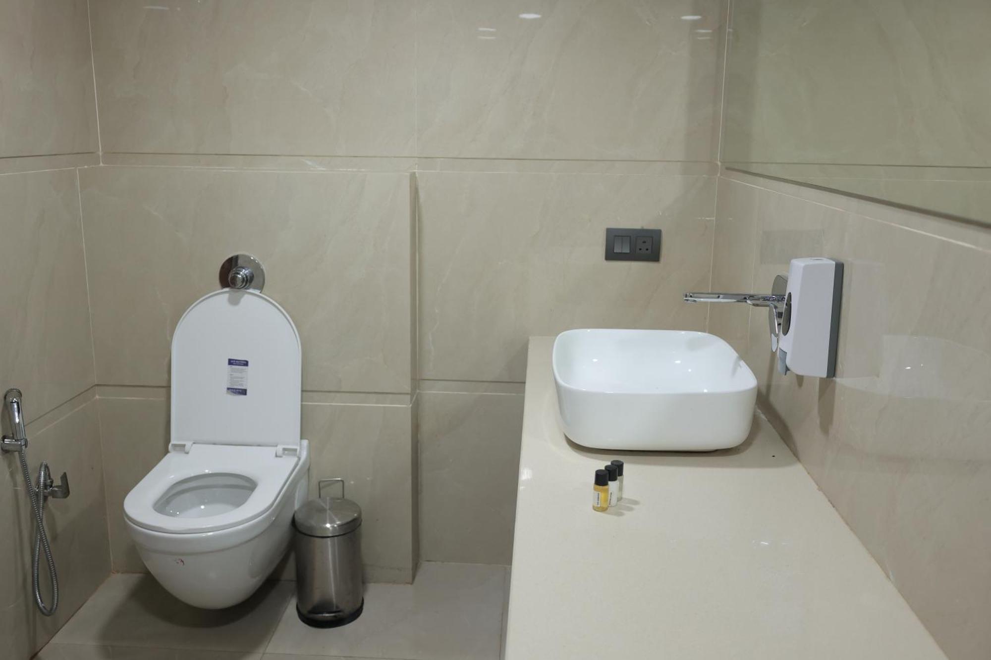The Kedar Resort Mathura Esterno foto