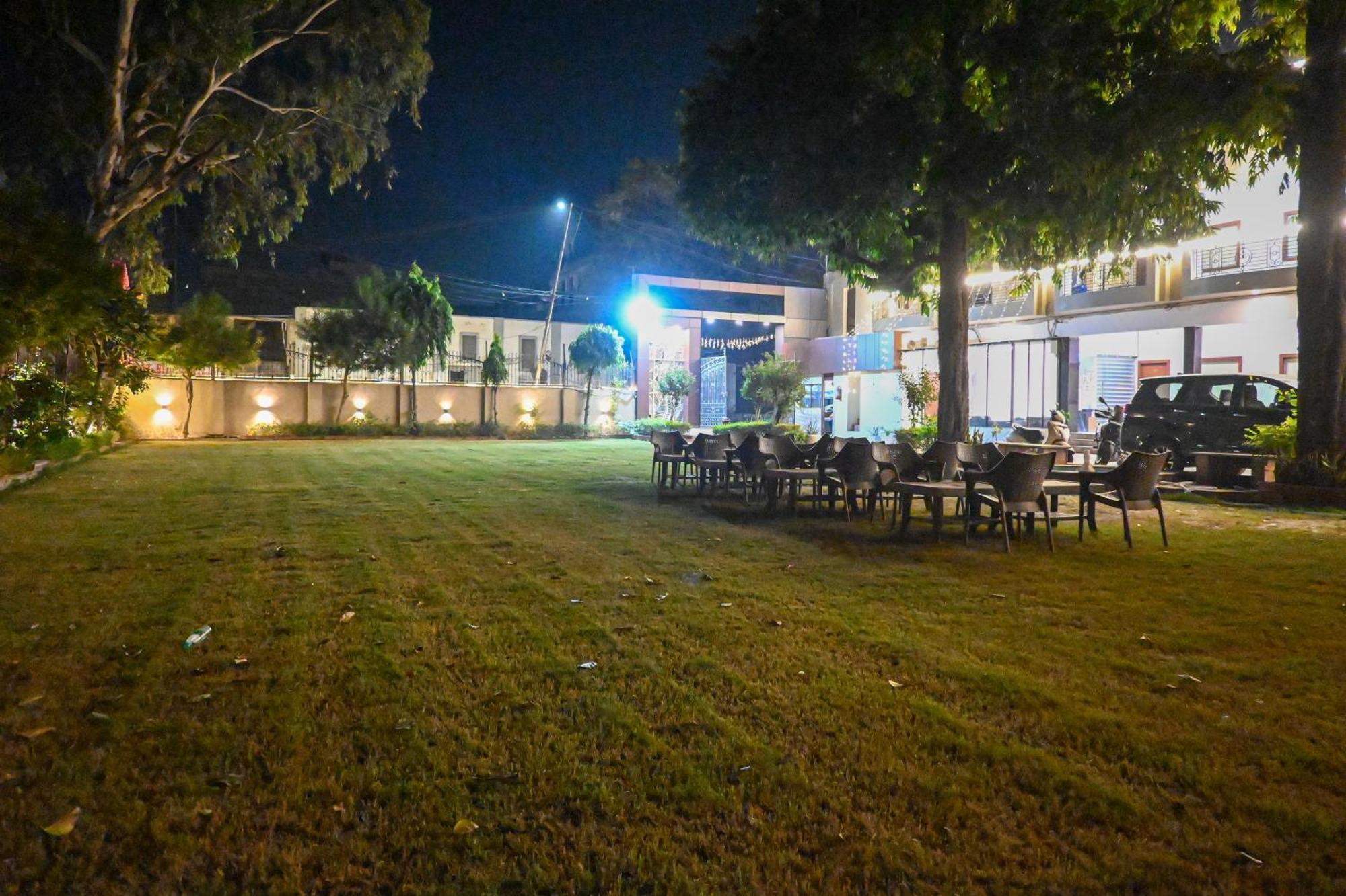 The Kedar Resort Mathura Esterno foto