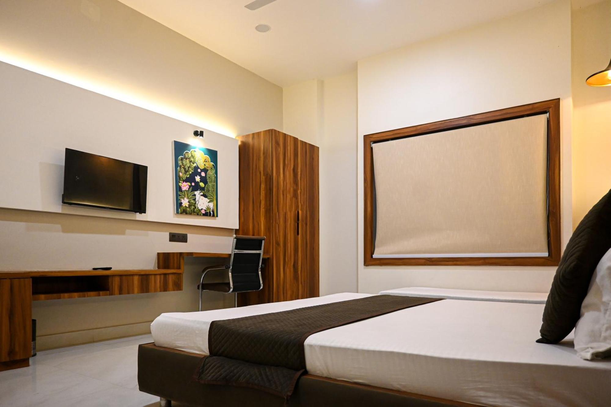 The Kedar Resort Mathura Esterno foto