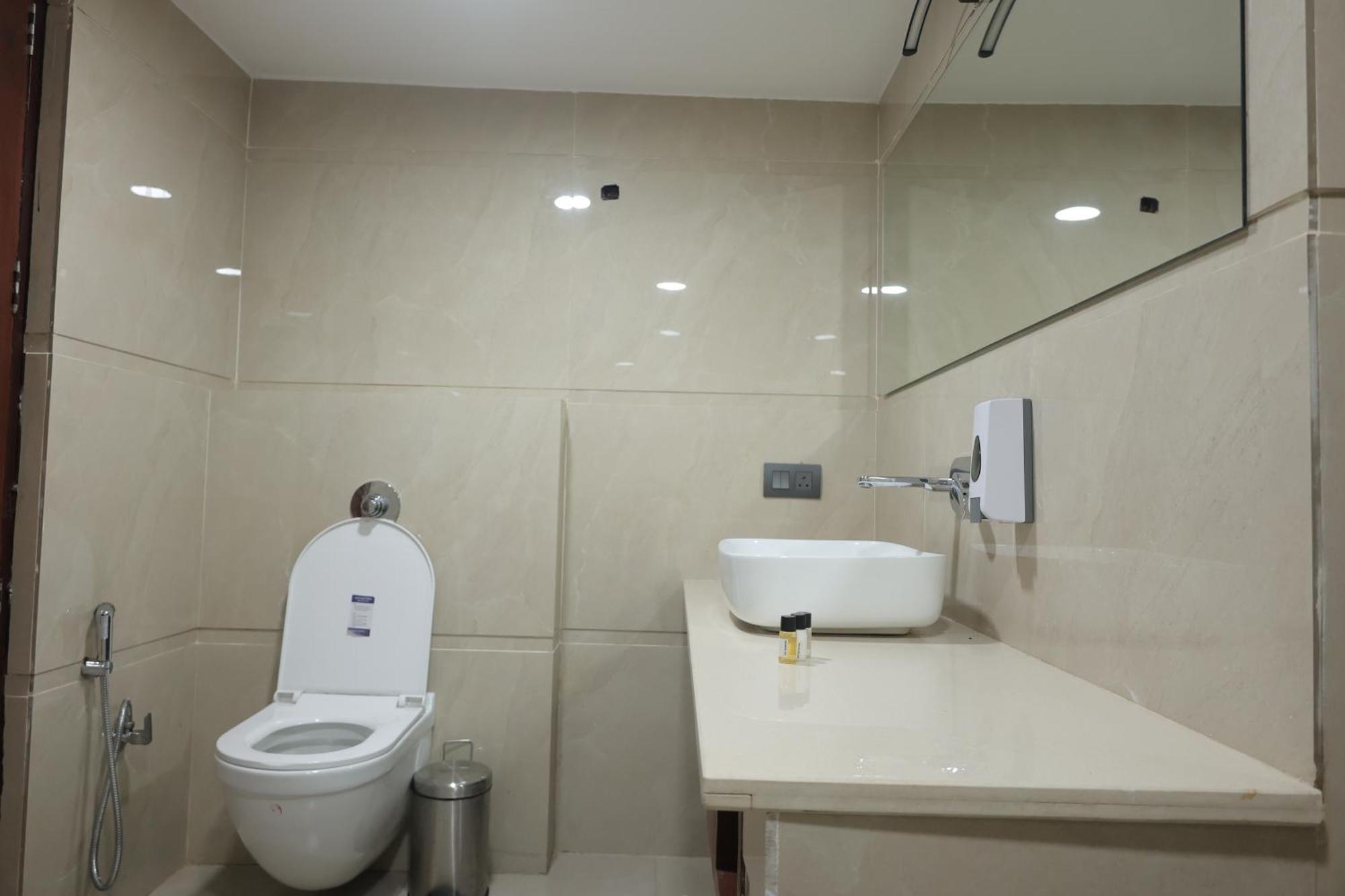 The Kedar Resort Mathura Esterno foto