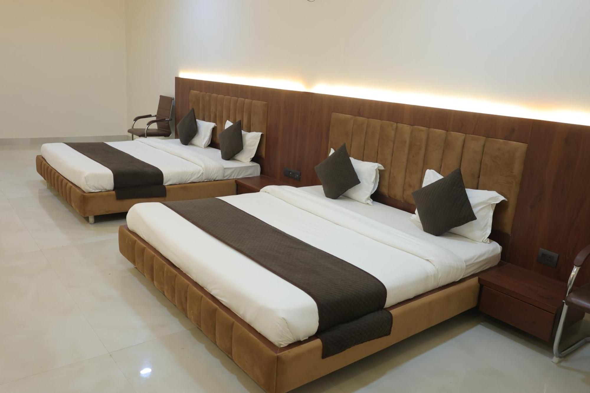 The Kedar Resort Mathura Esterno foto