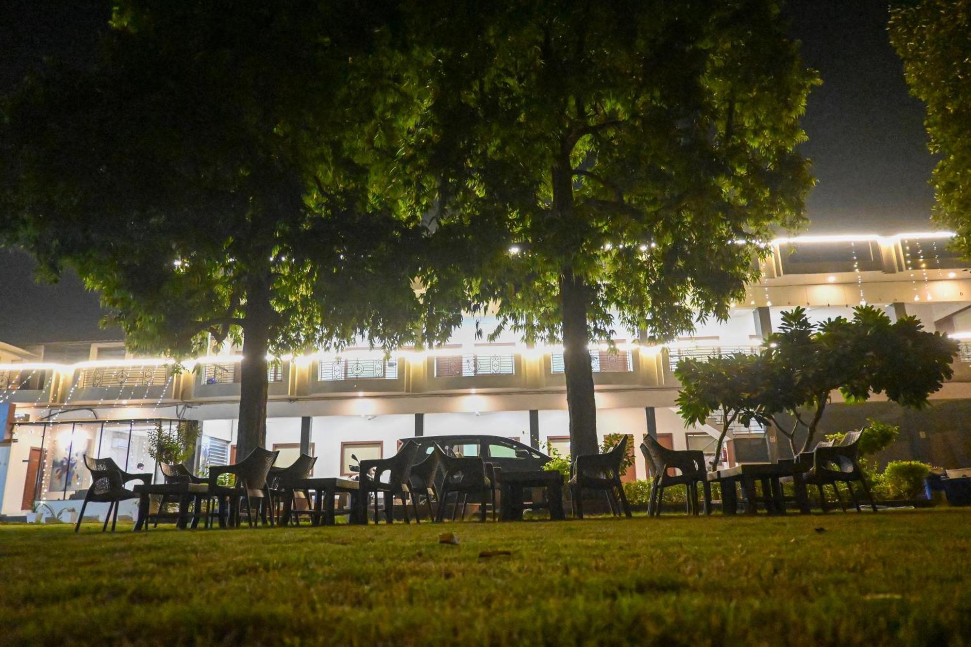 The Kedar Resort Mathura Esterno foto