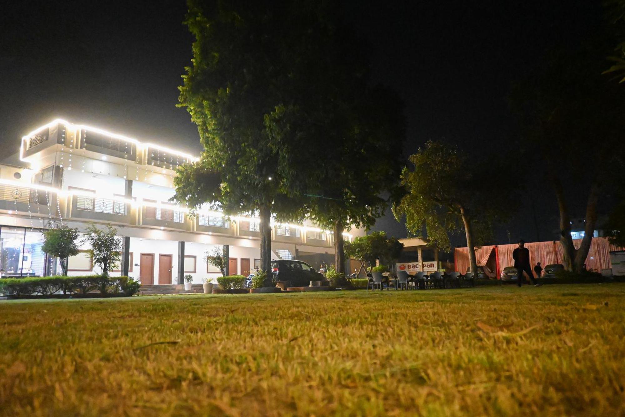 The Kedar Resort Mathura Esterno foto